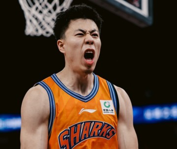 NBA视频-上海险胜1-0山东：怀特塞德23+9 张镇麟14分王哲林遭惊天骑扣